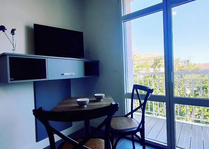 Apartment With Balcony 100m Away *