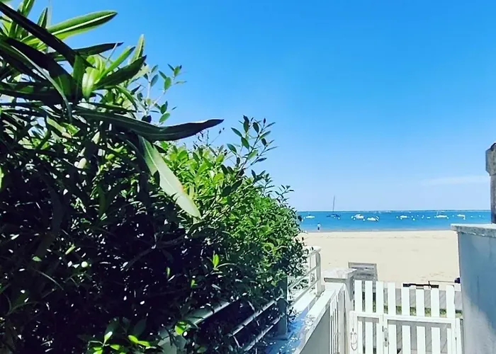 With Balcony 100m Away *