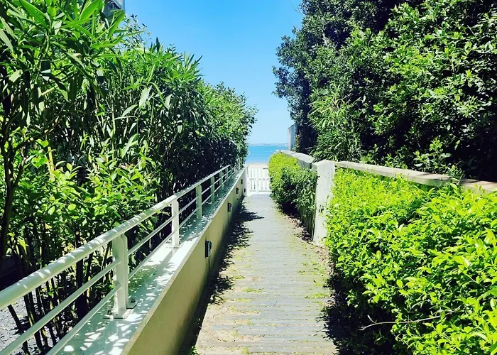 With Balcony 100m Away Daire Arcachon